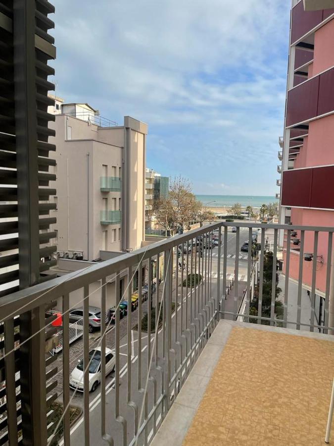 רימיני Hotel Losanna מראה חיצוני תמונה